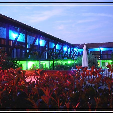La Vieille Ferme Hotel Etupes Exterior photo