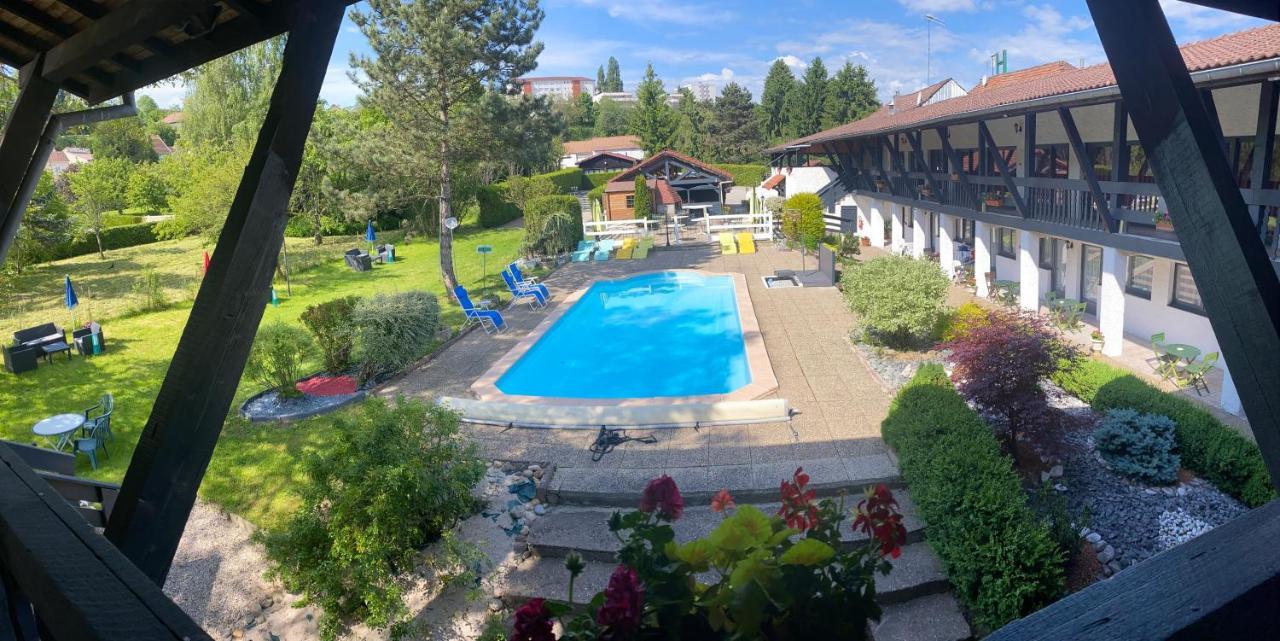 La Vieille Ferme Hotel Etupes Exterior photo